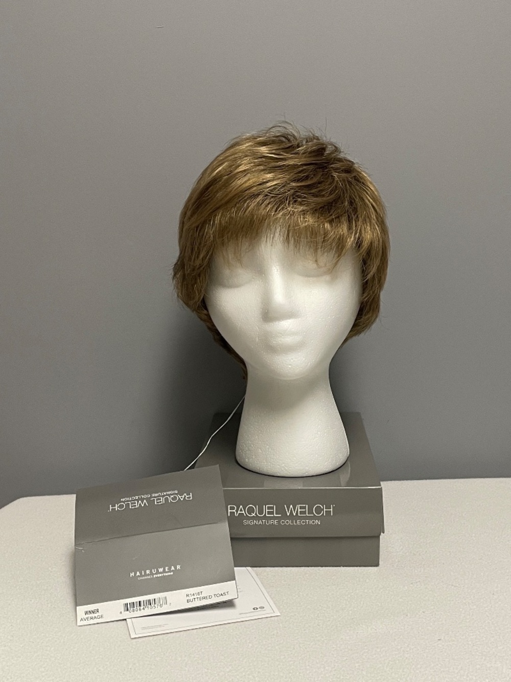 Rachel Welch Wig, Winner, Buttered Toast, Average, New with Tags - Picture 3 of 9
